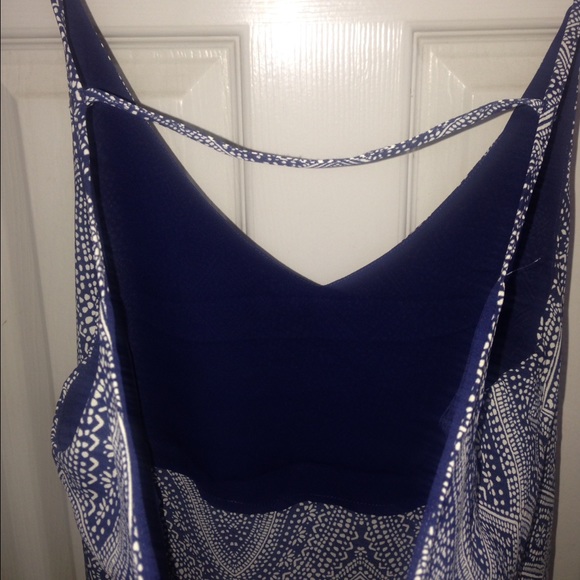 NWT • H&M • Blue and White Chiffon Patterned Tank - Picture 3 of 3