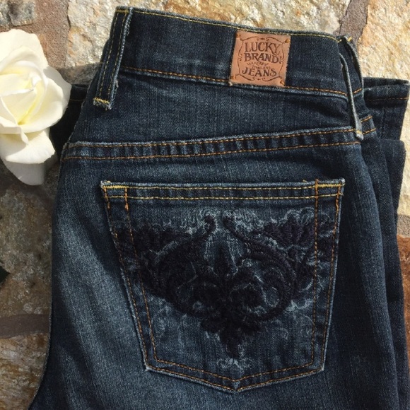 "SWEET N LOW" DENIM CROP JEANS 31.5” inseam - Picture 5 of 5