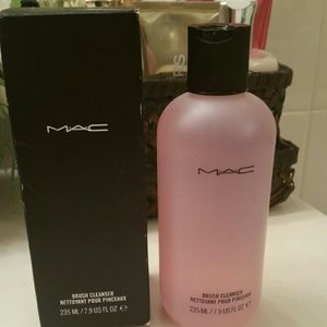 MAC brush cleaner *NEVER USED*