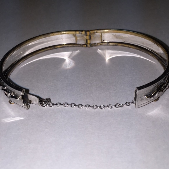 Hinged Bracelet w/Raised Design - Picture 4 of 4