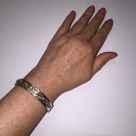 Hinged Bracelet w/Raised Design - Picture 2 of 4