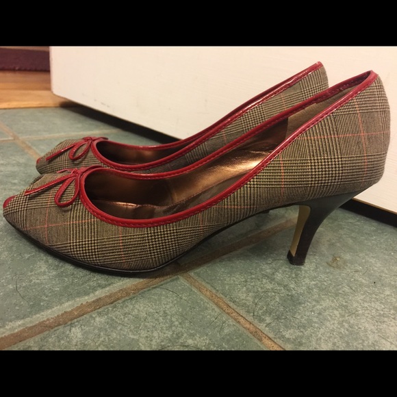 Kelly & Katie plaid pumps
