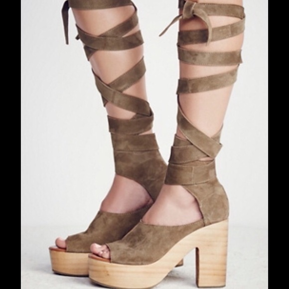 Free People Shoes - SALE Touch The Sky Wrap Clog Taupe New