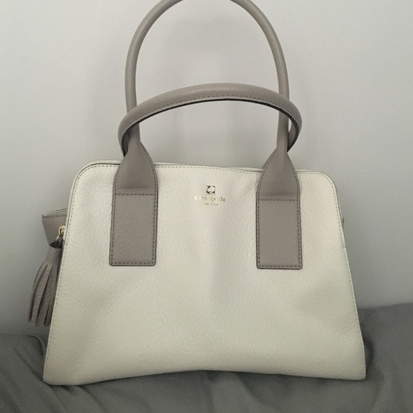 Kate spade tote bag!! In perfect condition!