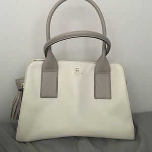 Kate spade tote bag!! In perfect condition!