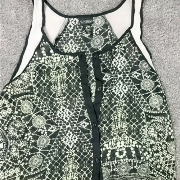DAYTRIP SHEER BUTTON DOWN TANK~SIZE MED