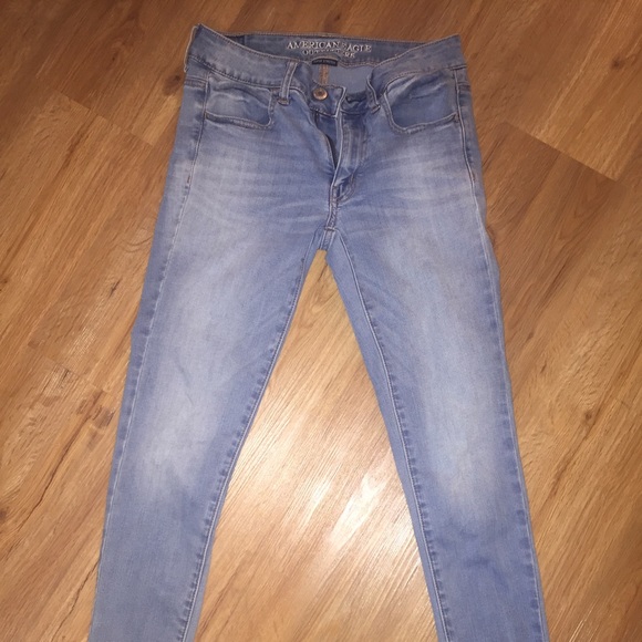 Size six American Eagle jeans