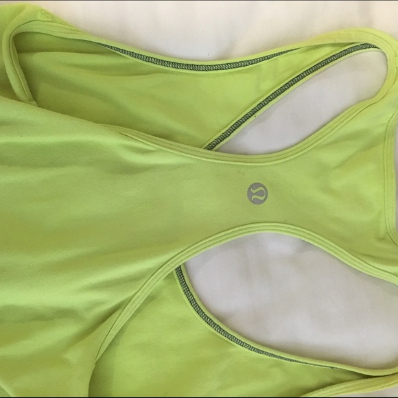 Light yellow slightly cropped lululemon tank