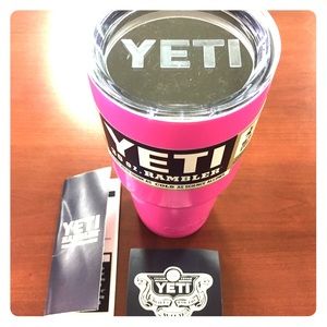 PINK YETI RUMBLER 30 Oz
