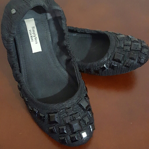 Simply Vera black flats with black gems