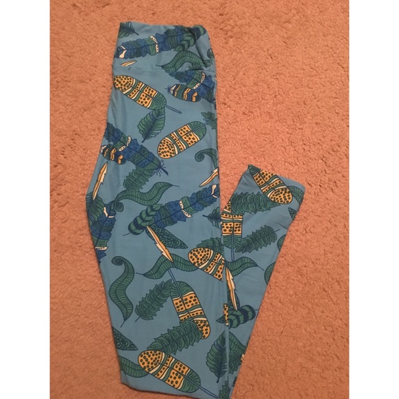 NWOT Lularoe OS leggings
