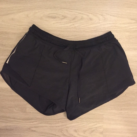 Lululemon Hotty Toddy Short *Long Sz 10