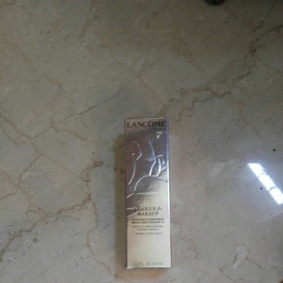 Lancome Paris Absolute Makeup foundation