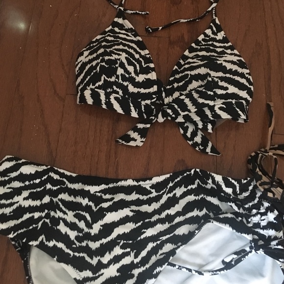 Two animal print bathing suits - Picture 3 of 4