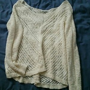 American Eagle medium size cream sweater
