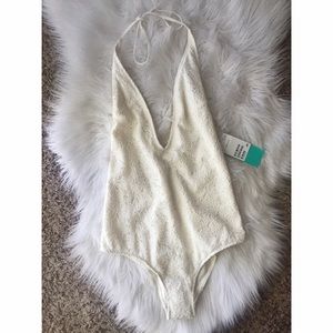 Deep V one piece bathing suit 🍒