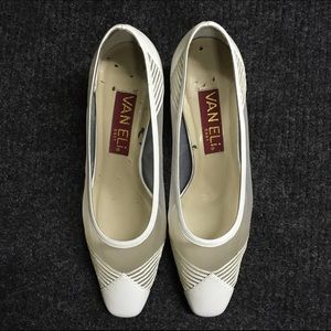 Vaneli Women's 9.5 M White Pumps