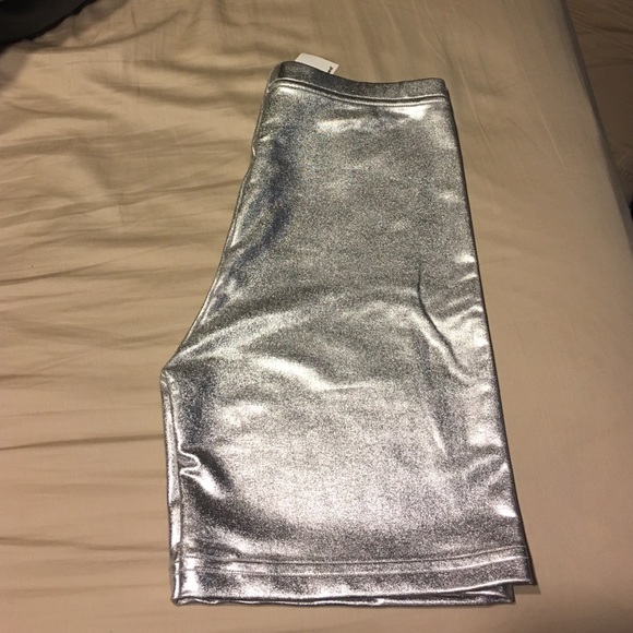 Silver metallic American apparel short - Picture 2 of 4