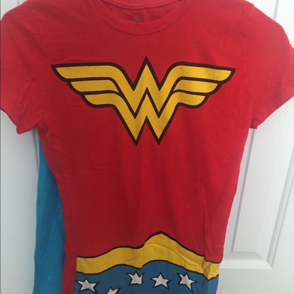 Wonder Woman tshirt with detachable cape.