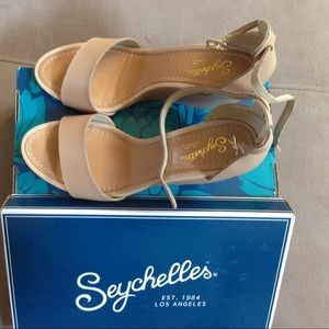 Seychelles nude wedge heels sz. 8.5