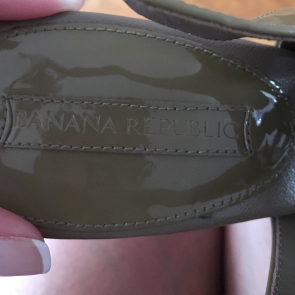 Banana Republic strappy 4 inch heel - Picture 3 of 4