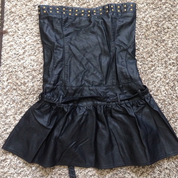 NEVER WORN 🎀 FAUX LEATHER TOP