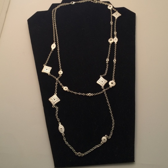 Silver tone necklace
