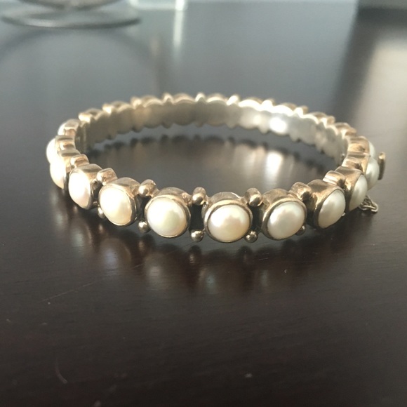 Pearl bracelet
