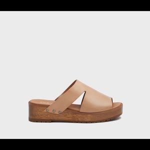 Kelsi Dagger Brooklyn Dafne Clogs