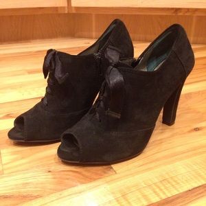 Black 14th & Union open toes booties, size 8.5