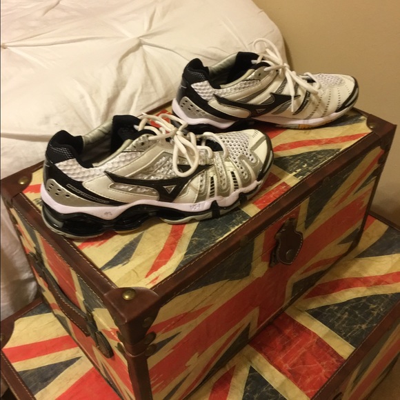 mizuno wave tornado 9 2016