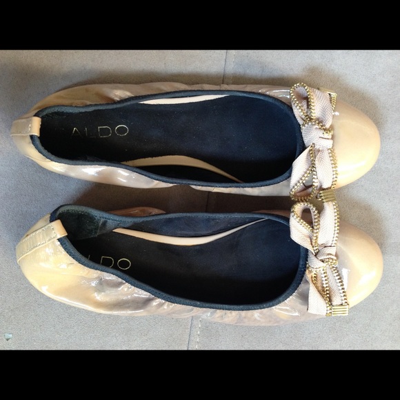 Aldo nude flats