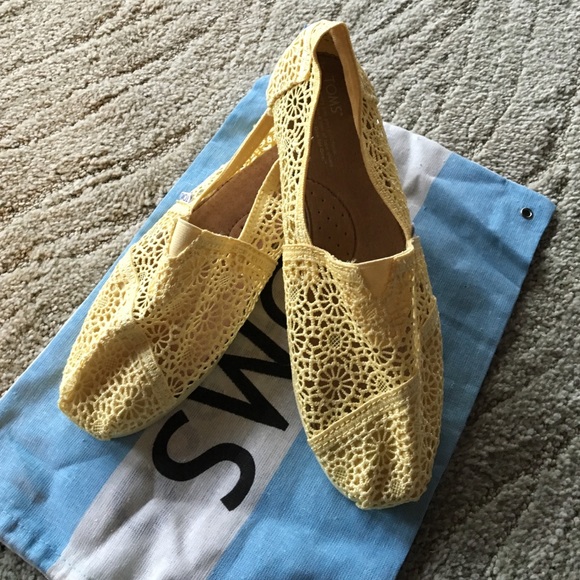 TOMS Shoes - TOM'S  yellow crocheted flats size 10