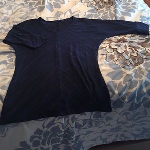 3/4 sleeve black and blue top