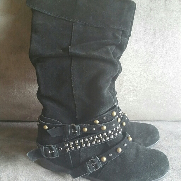 Suede boots
