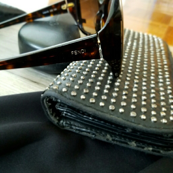 😎FENDI Sunglasses $229 Online 😎Make Offer - Picture 2 of 4