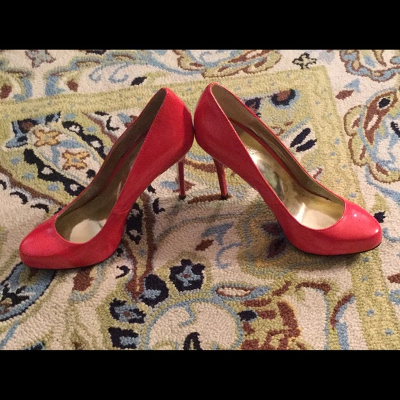 Super sexy red heels Worn 2X. Carlos Santana