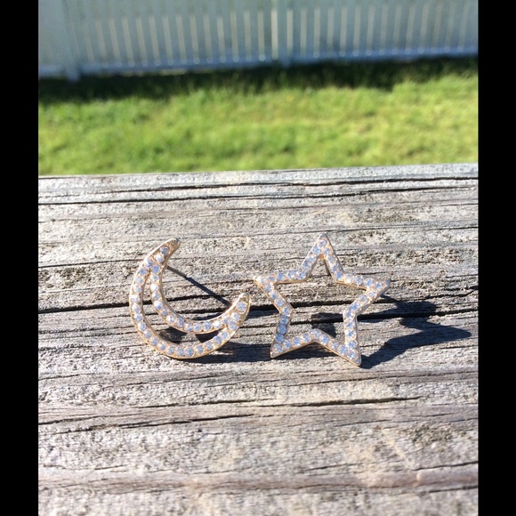 ✨Beautiful Astral Earring Set✨