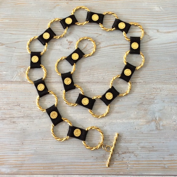 St. John Accessories - Gorgeous ST JOHN Goldtone Logo Link Belt