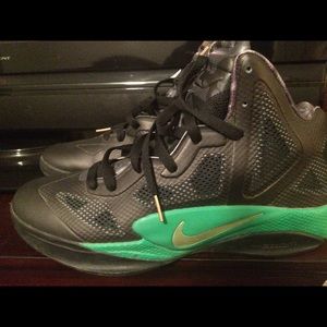 Men's Nike Hyper Fuse "USED" size 10.5