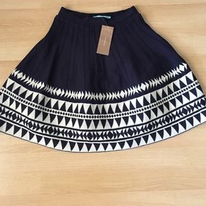 High waisted navy skirt