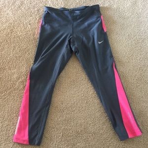 Nike Dri Fit Capri pants