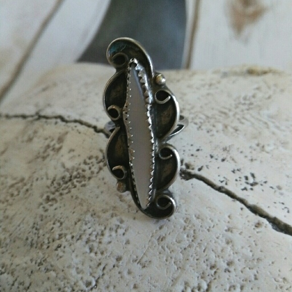 Vintage Jewelry - Vintage Navajo M.O.P. sterling ring