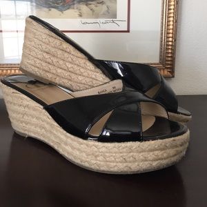KELSI DAGGER PATENT BLACK WEDGE