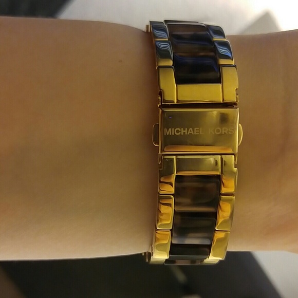Michael Kors Wren Watch Authentic - image 4