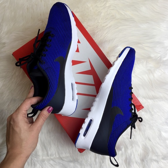 ⚡️sale⚡️NWT Nike Thea black and blue sneaker - Picture 4 of 4