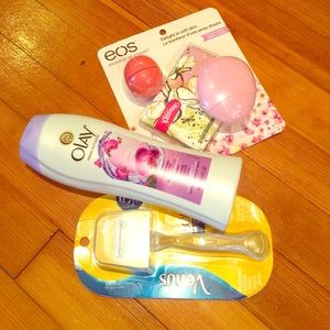 Olay and Eos bath bundle
