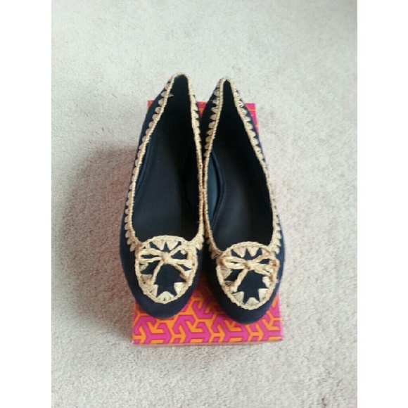 New Tory Burch Natasha Flats - Picture 2 of 2