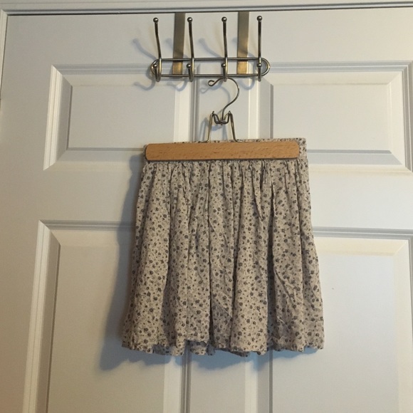 Lovely brandy Melville floral miniskirt