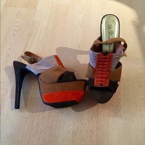 Dark brown, light brown and orange colors. Shoes